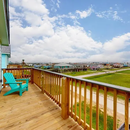 Caisson Modern Beach Cottage